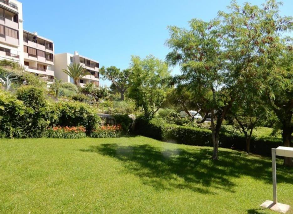 Superbe Piscine, Tennis, Vue Et Decore Avec Gout Apartment Cassis