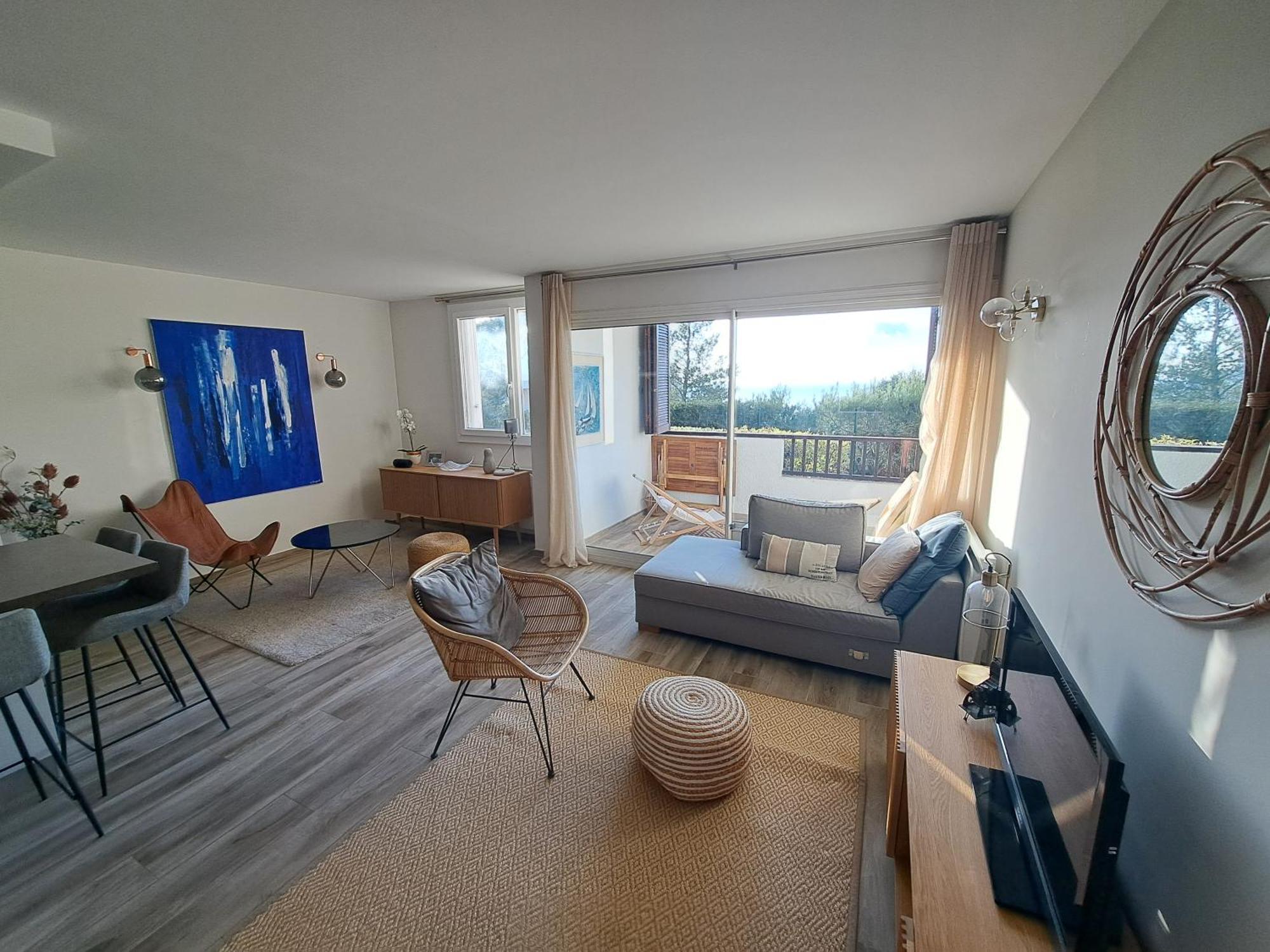 Superbe Piscine, Tennis, Vue Et Decore Avec Gout Apartment