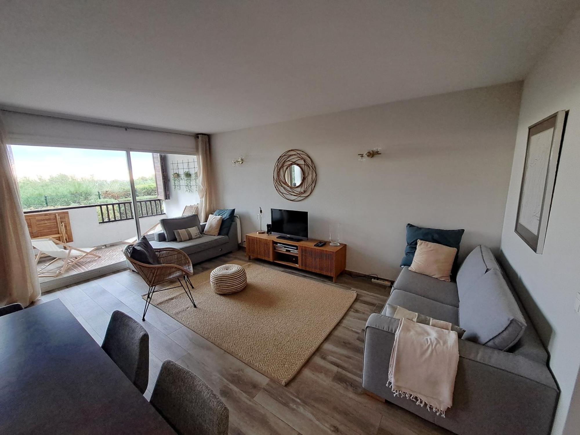 Apartment Superbe Piscine, Tennis, Vue Et Decore Avec Gout